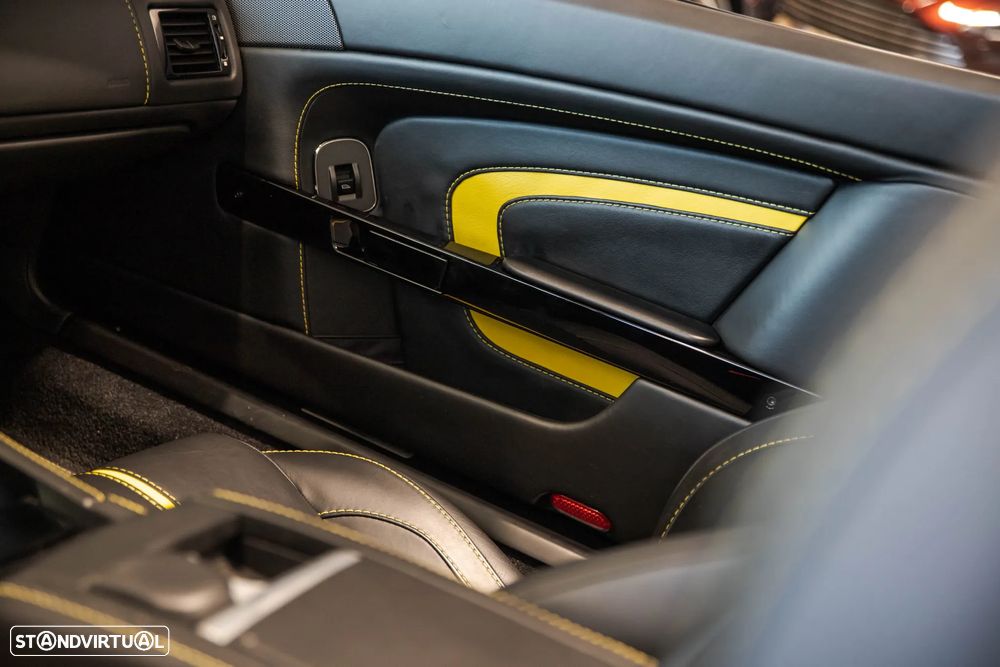 Aston Martin Vantage Roadster V12 S Sportshift 3 - 33