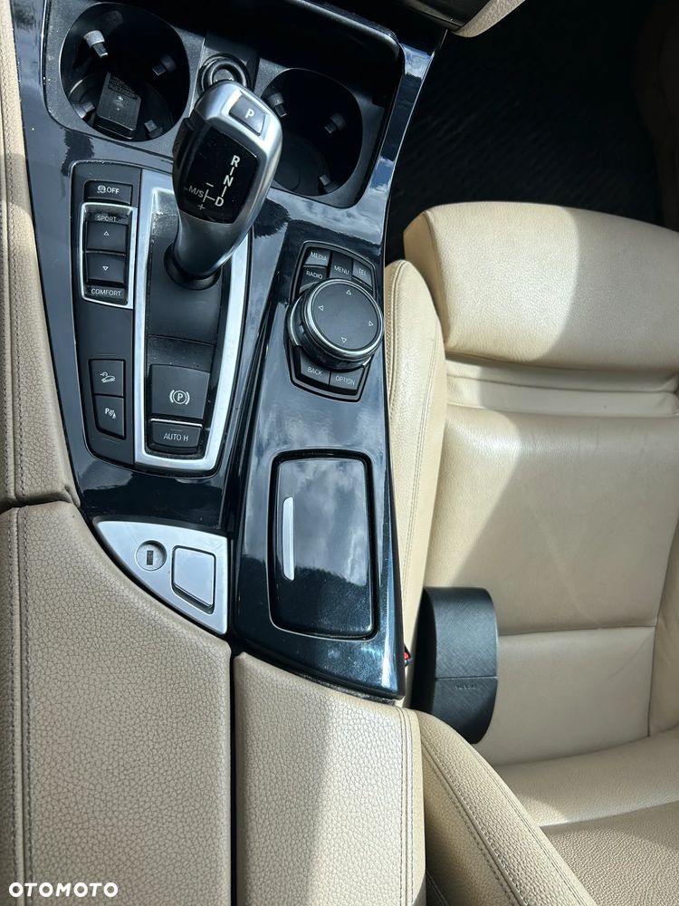 BMW Seria 5 520d xDrive - 9