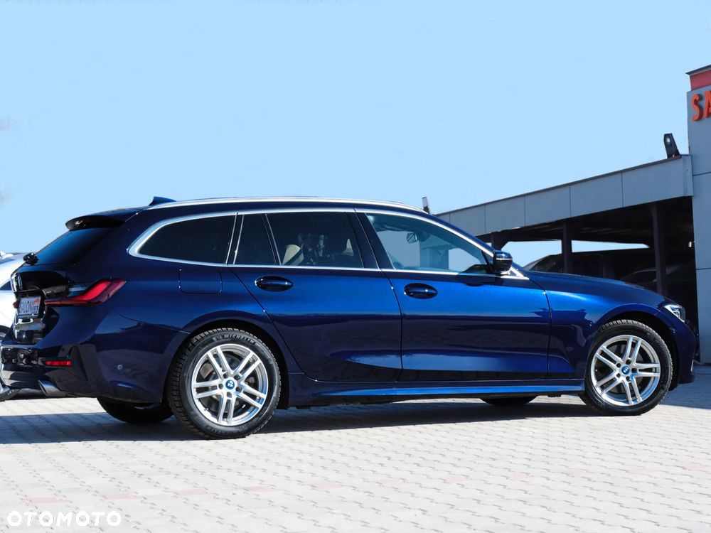 BMW Seria 3 320e Sport Line - 31