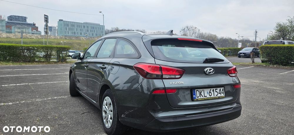 Hyundai i30 1.5 DPI Classic + - 11