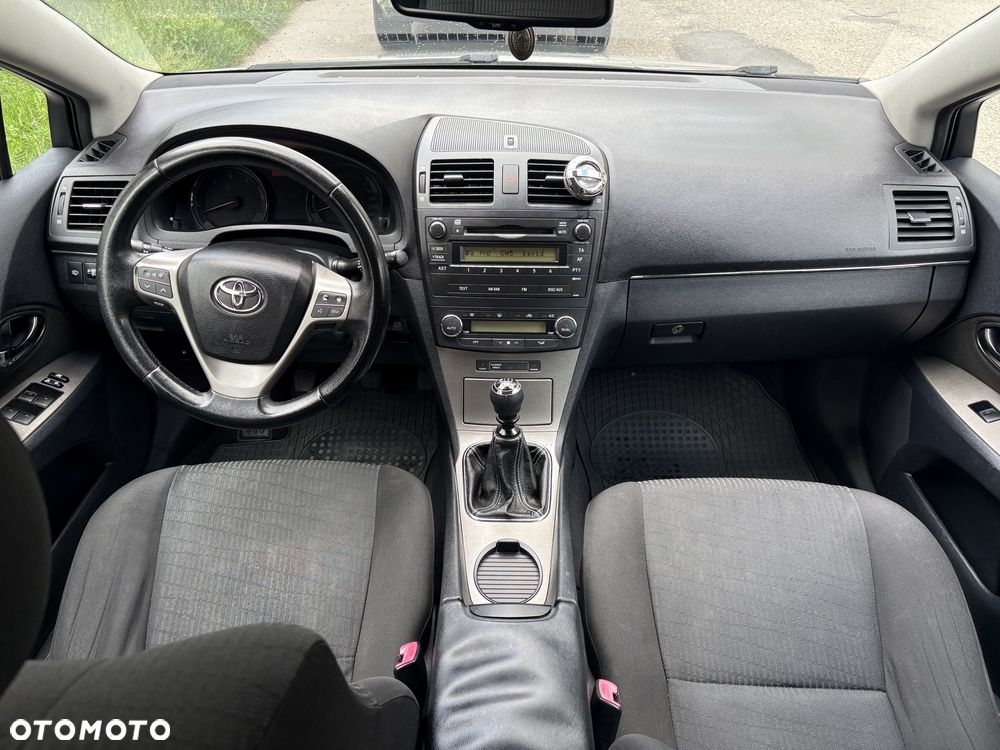 Toyota Avensis - 15