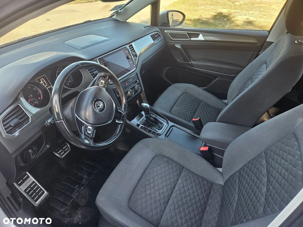 Volkswagen Golf - 11