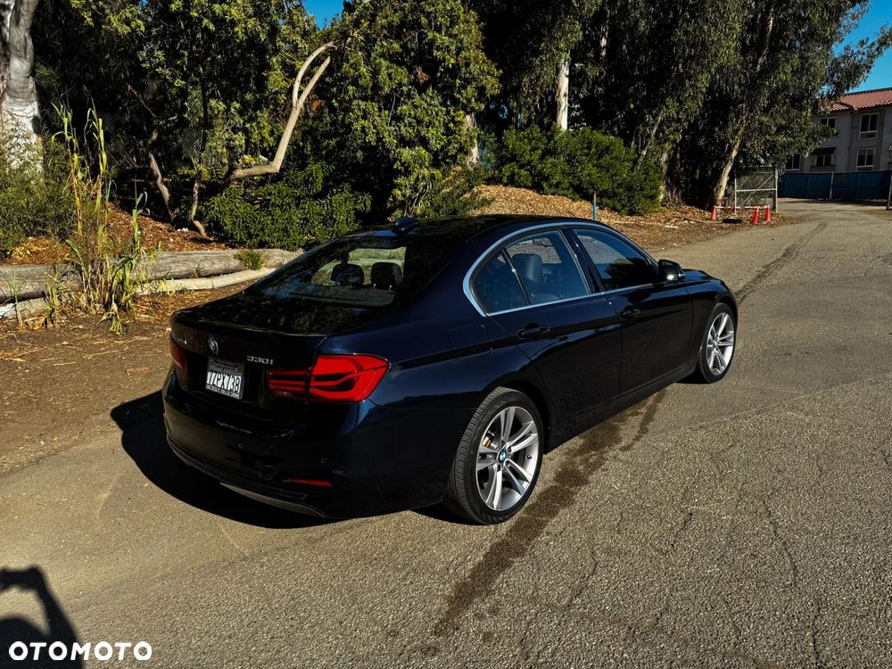 BMW Seria 3 330i Sport Line sport - 5