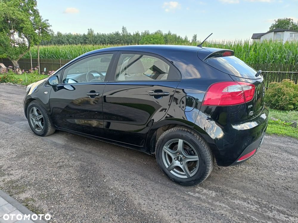 Kia Rio - 6