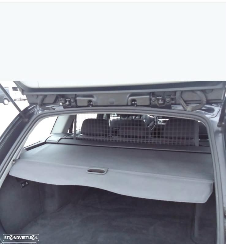 BMW 320 2010 photo 4