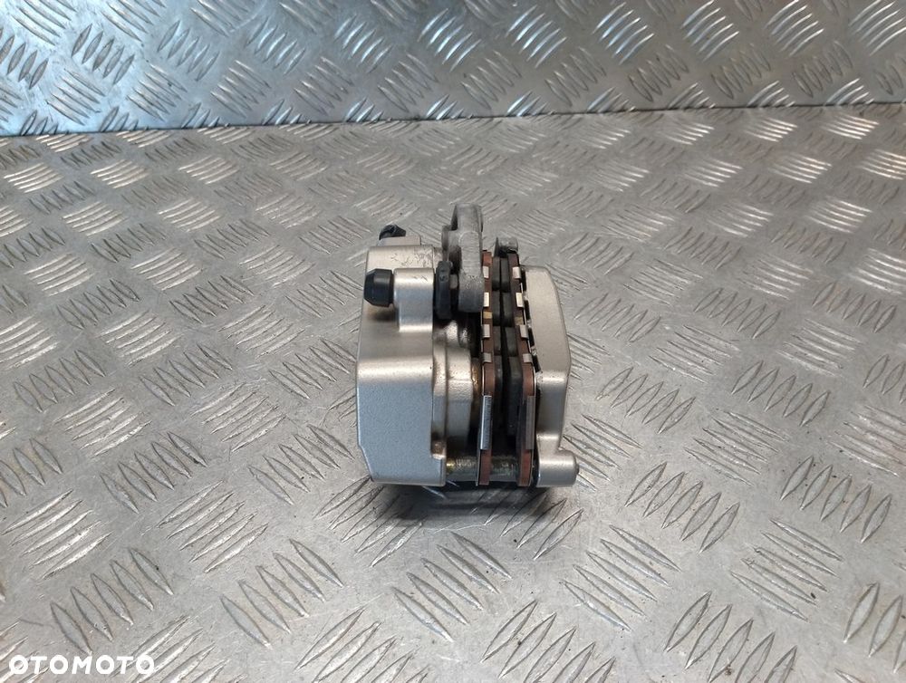 Zacisk hamulca przód prawy HONDA VTX 1800 C/FN/R/S/T 02-08r   PN. 45250-MCV-006 - 2