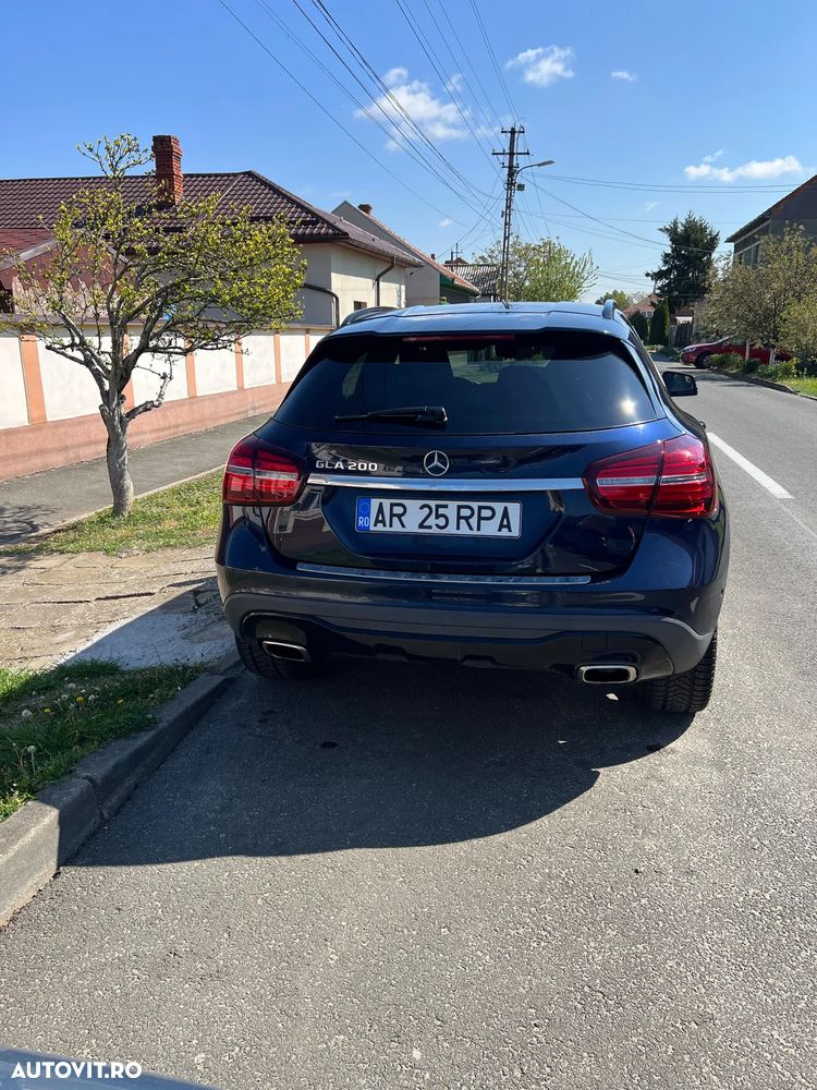 Mercedes-Benz GLA - 2