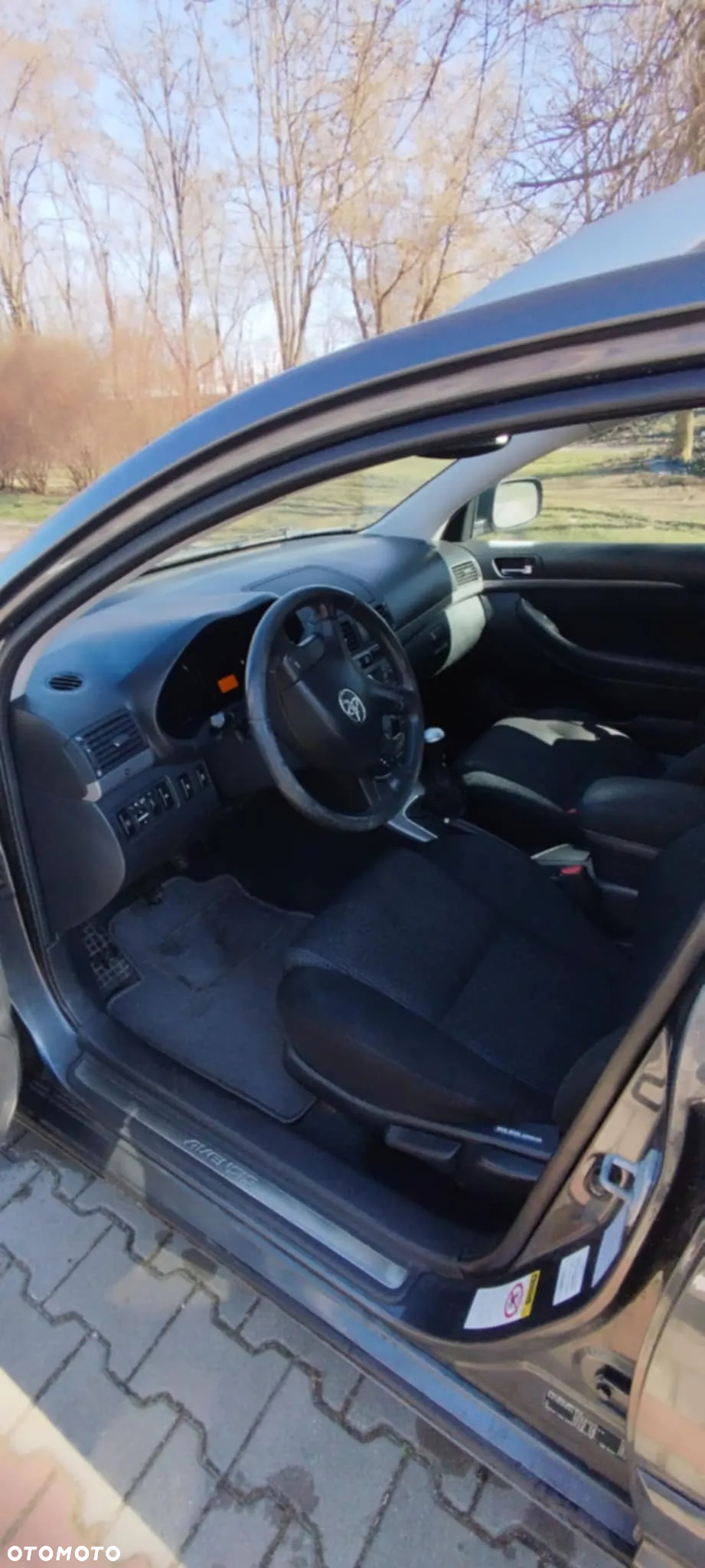 Toyota Avensis - 8
