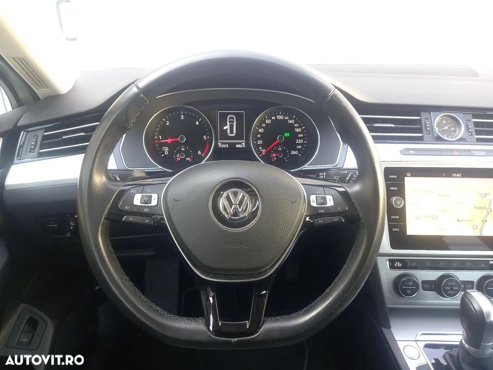 Volkswagen Passat 2.0 TDI SCR DSG Comfortline - 17