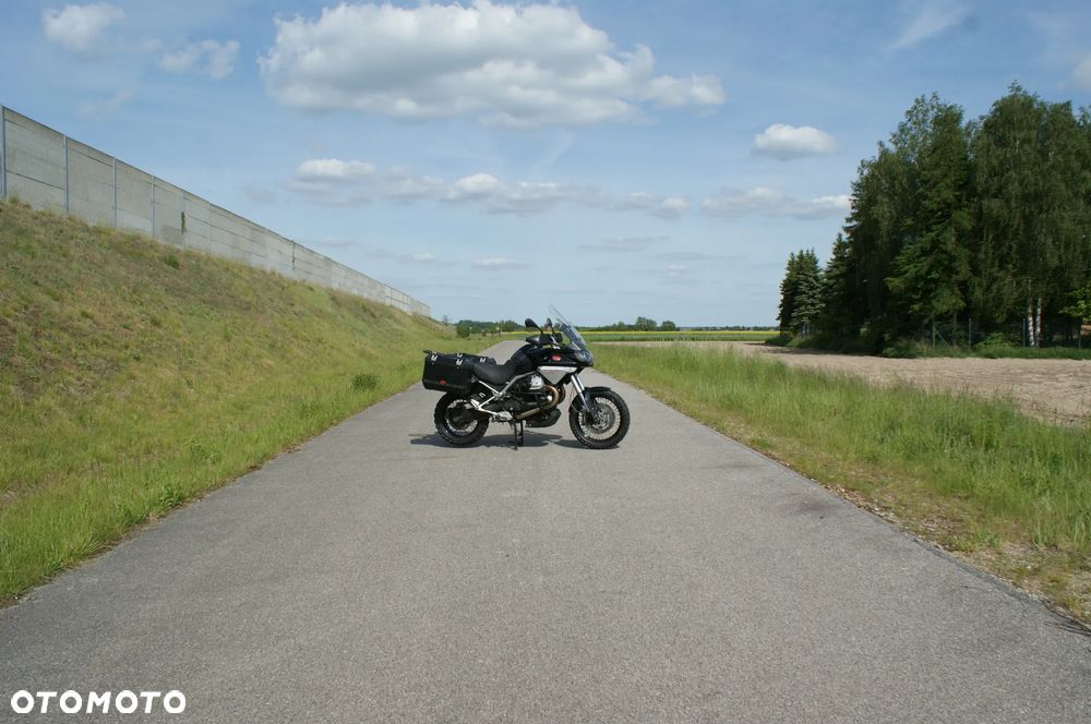 Moto Guzzi Stelvio - 2