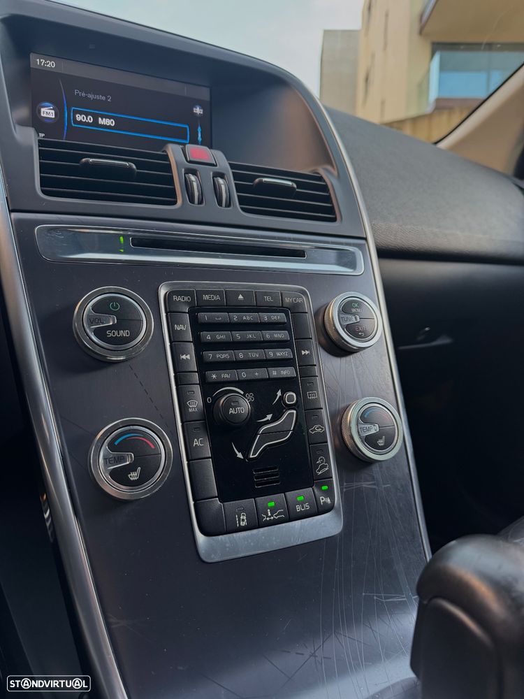 Volvo XC 60 2.4 D5 VOR Ocean Race AWD Geartronic - 11