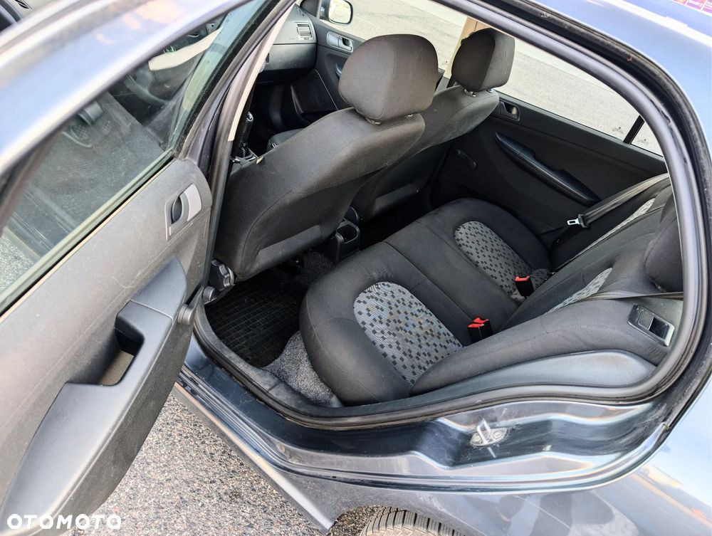 Skoda Fabia 1.4 16V Style Edition - 14