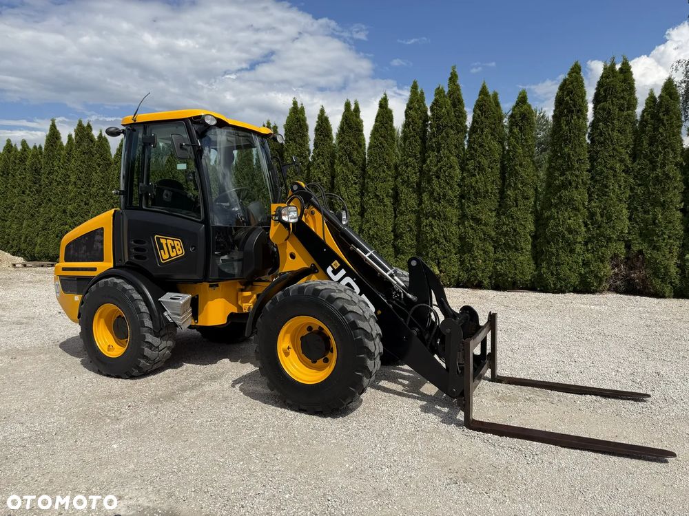 JCB 407 T4 / 2019 ROK / SILNIK 4-CYL BEZ DPF I ADBLUE / PIĘKNA / ORYGINAŁ / ZADBANA / SPROWADZONA Z NIEMIEC / MAŁE GABARYTY / SILNA / 406 408 409 60 70 M 506 509 - 12