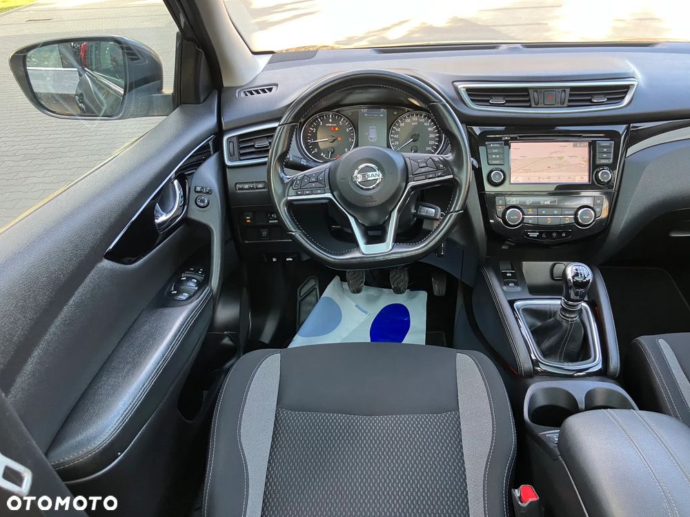 Nissan Qashqai 1.3 DIG-T N-Connecta EU6d - 25
