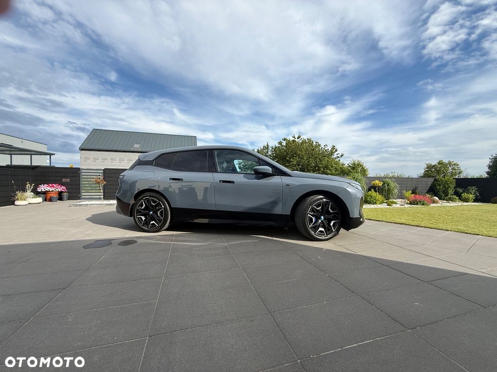 BMW iX - 2