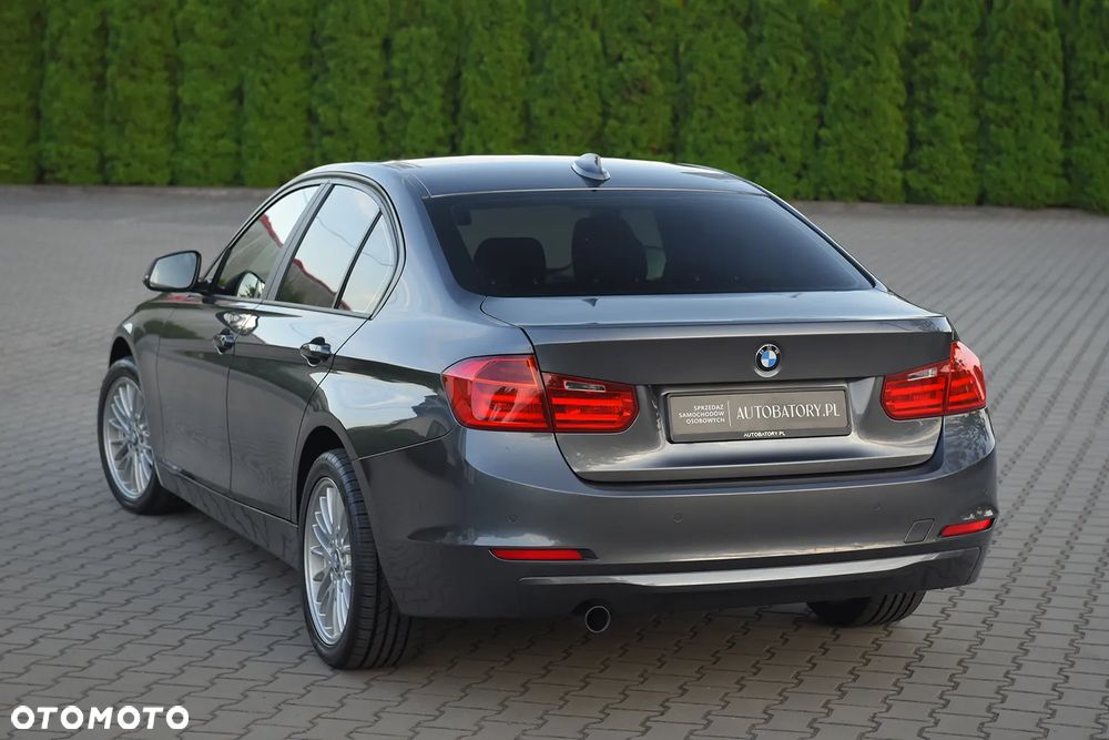 BMW Seria 3 316i - 14