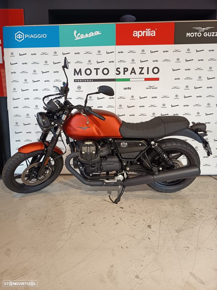Moto Guzzi V7 STONE - 1