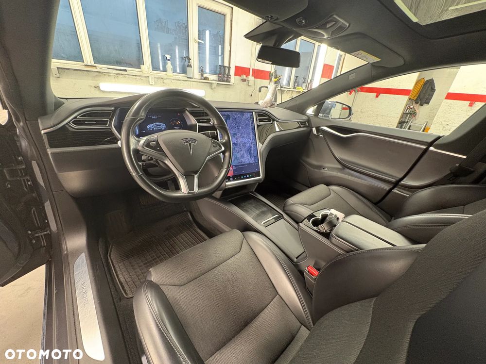 Tesla Model S Long Range Plus - 9