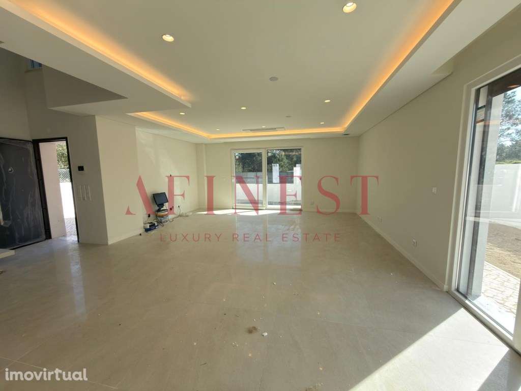 MORADIA T4 EM PINHAL DO GENERAL - FERNÃO FERRO - Grande imagem: 2/19