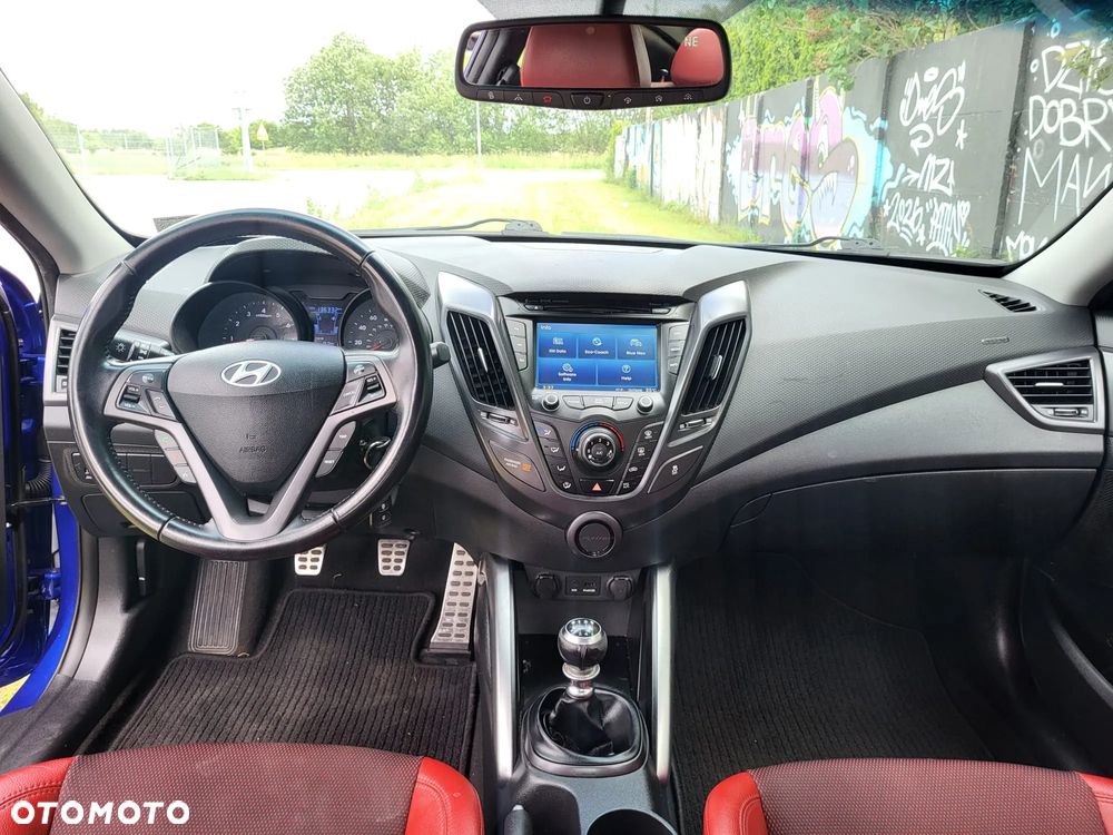 Hyundai Veloster - 12