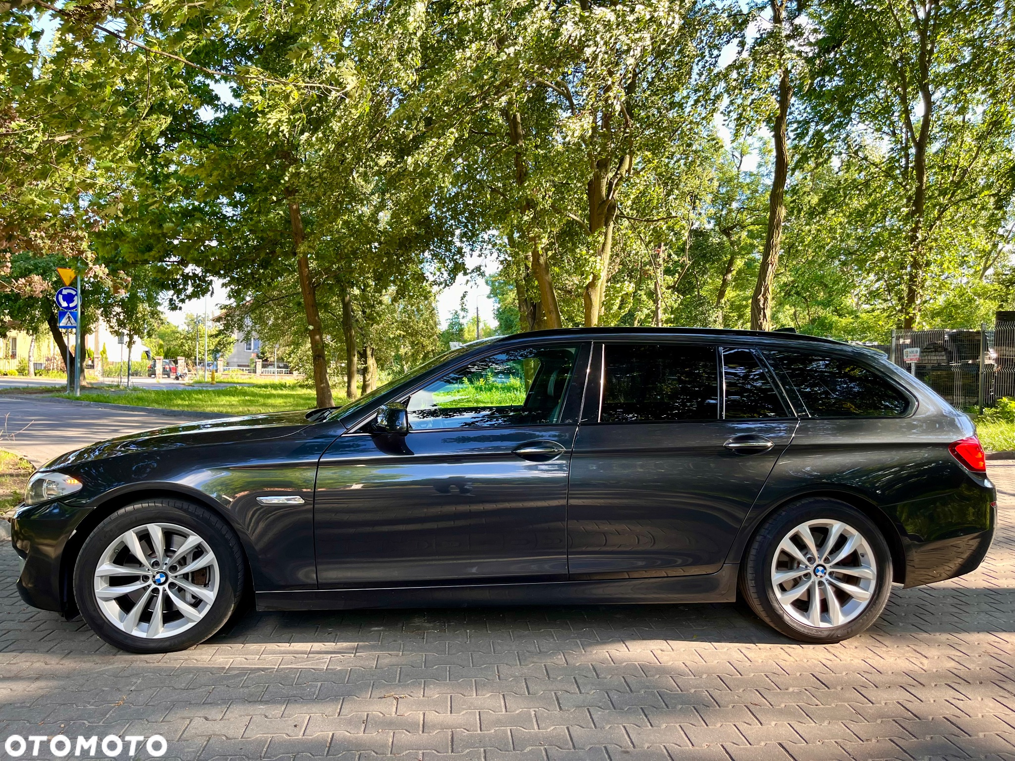 BMW Seria 5 525d Touring - 5