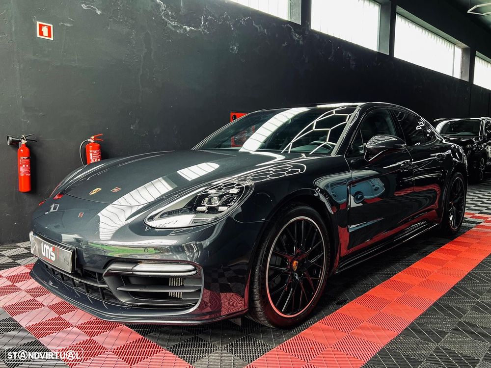 Porsche Panamera 4 S - 4
