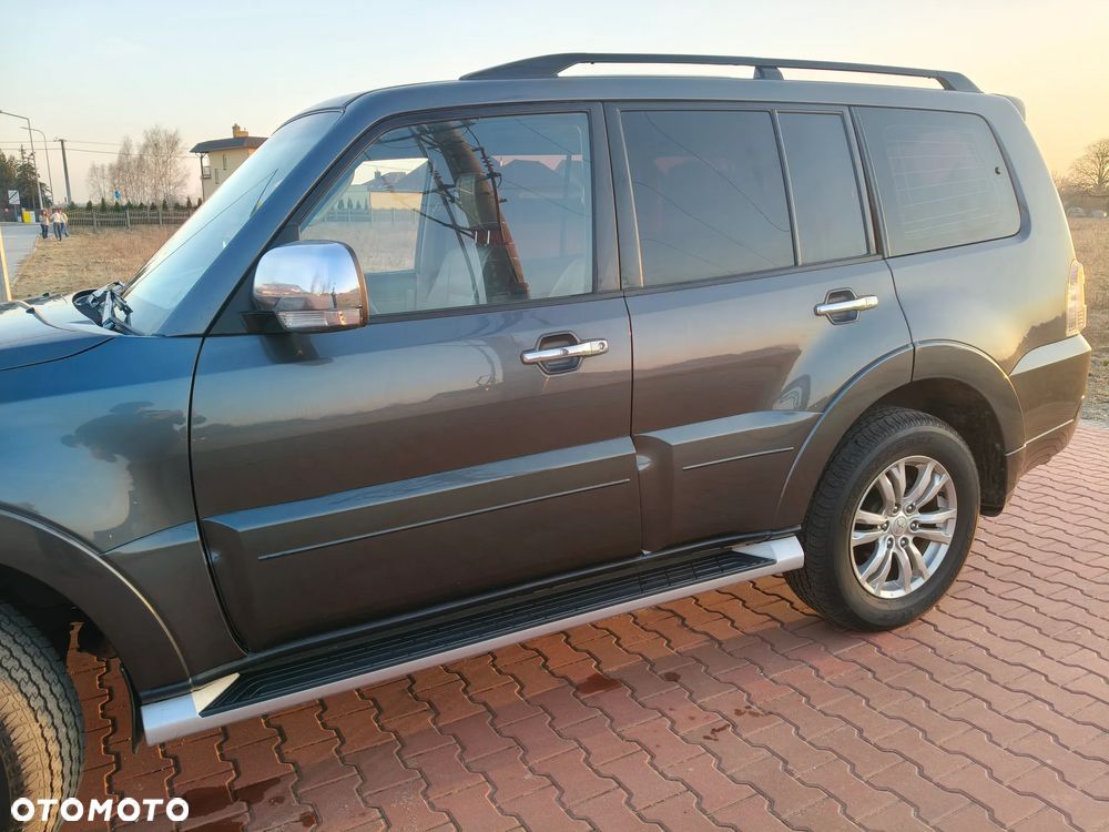 Mitsubishi Pajero - 5