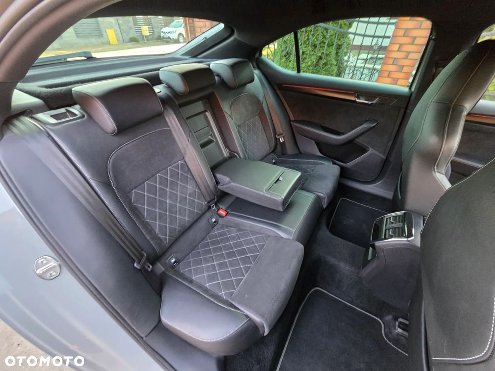 Skoda Superb 2.0 TDI SCR 4x4 Sportline DSG - 22