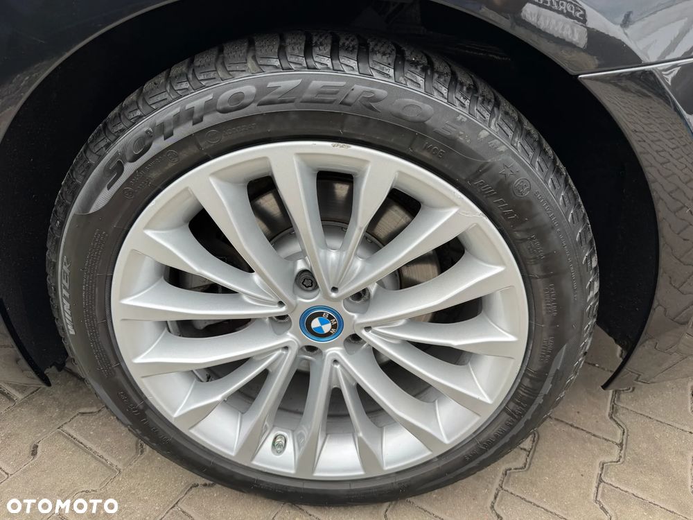 BMW Seria 5 530e Luxury Line - 32