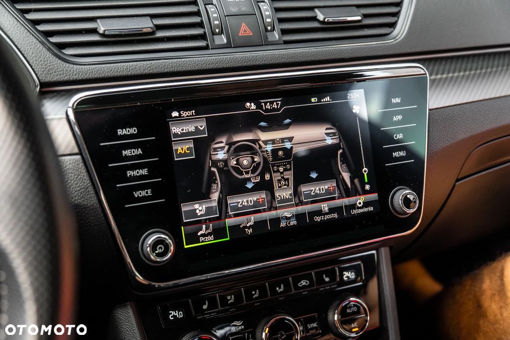 Skoda Superb Combi 2.0 TDI 4x4 DSG Sportline - 23