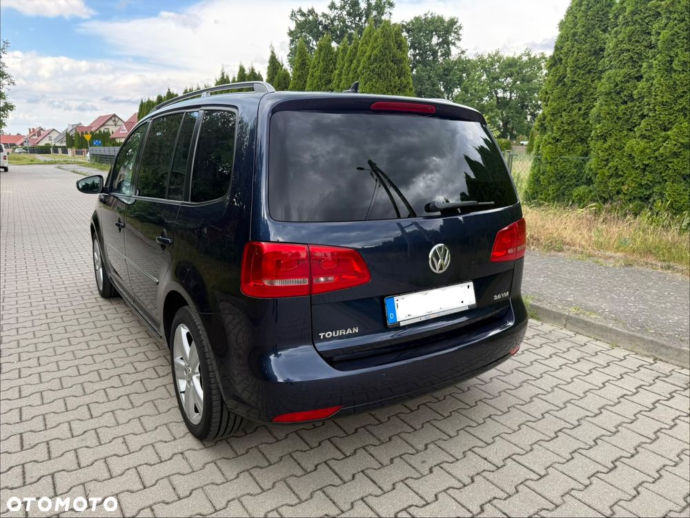 Volkswagen Touran 2.0 TDI DPF DSG Highline - 4