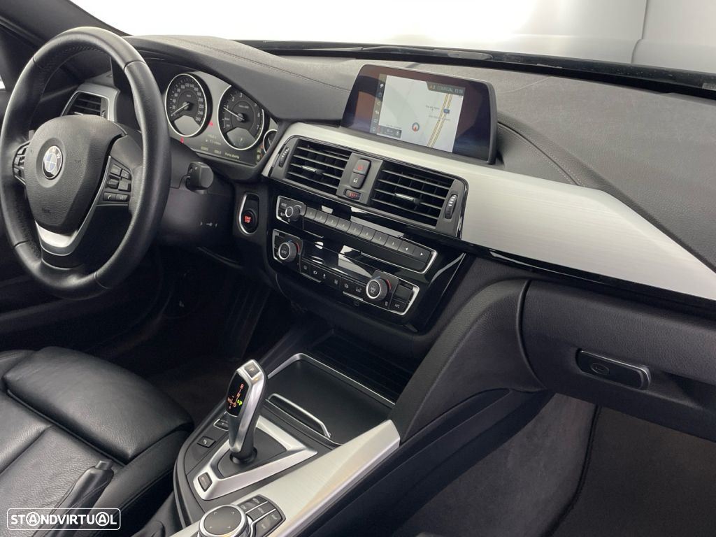 BMW 330 e iPerformance - 24