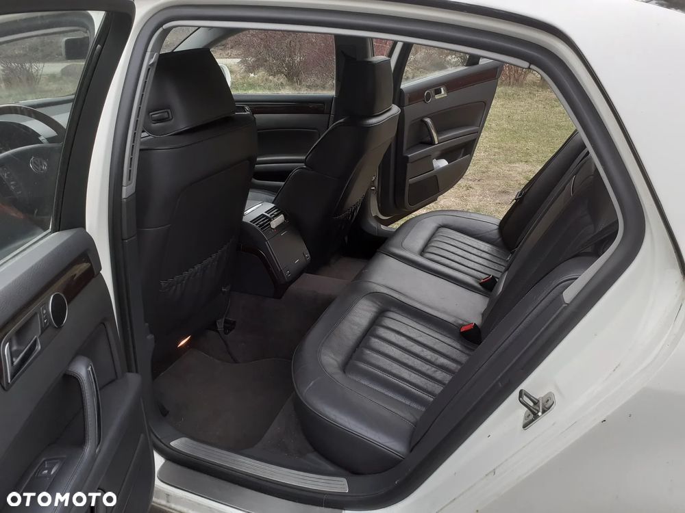 Volkswagen Phaeton - 16