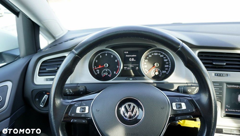 Volkswagen Golf - 11