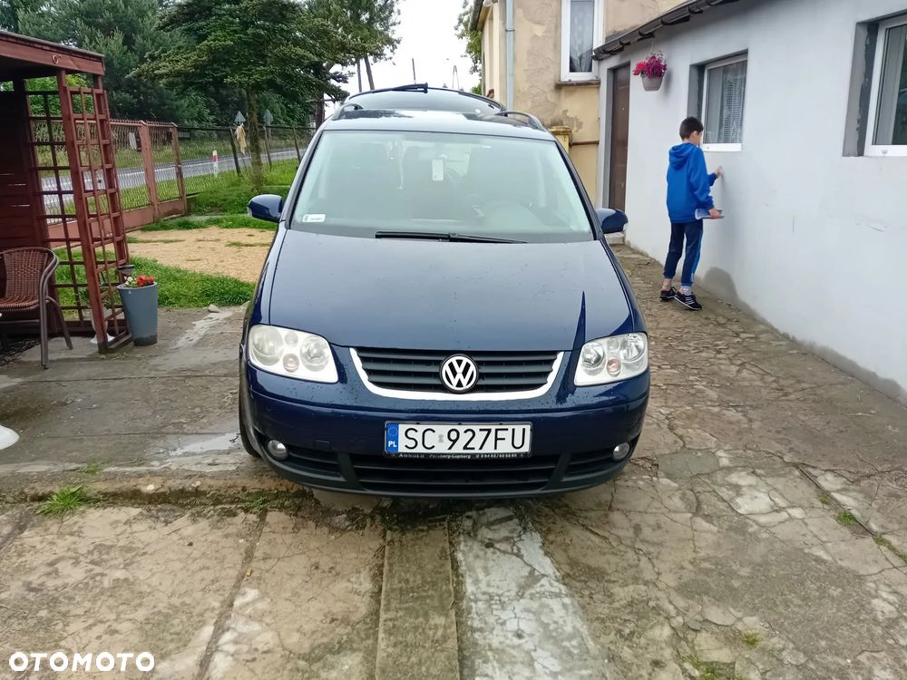 Volkswagen Touran 2.0 TDI Highline - 11