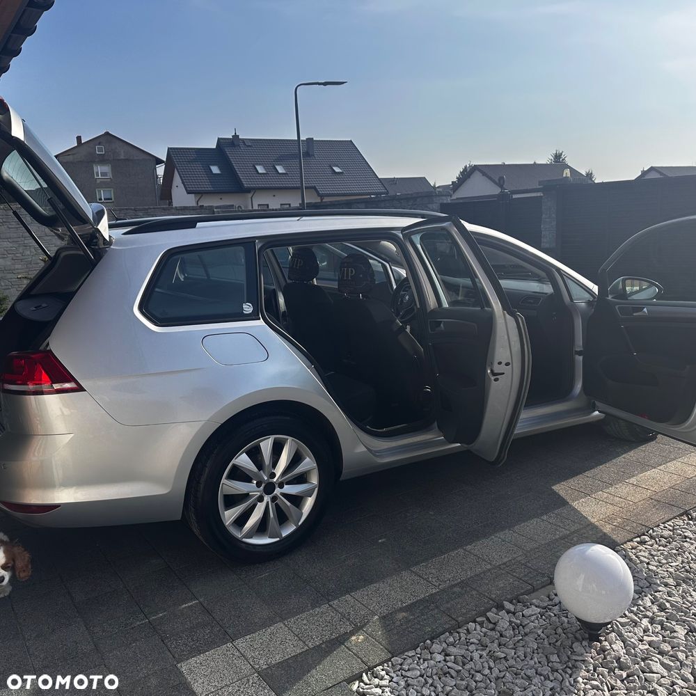Volkswagen Golf - 34