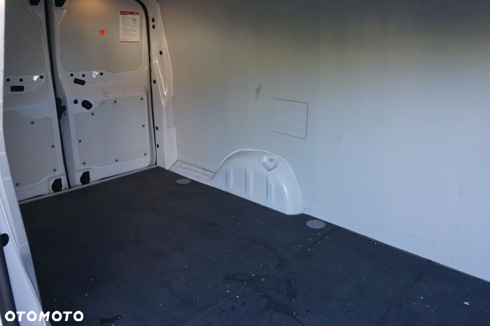 Opel Vivaro - 8