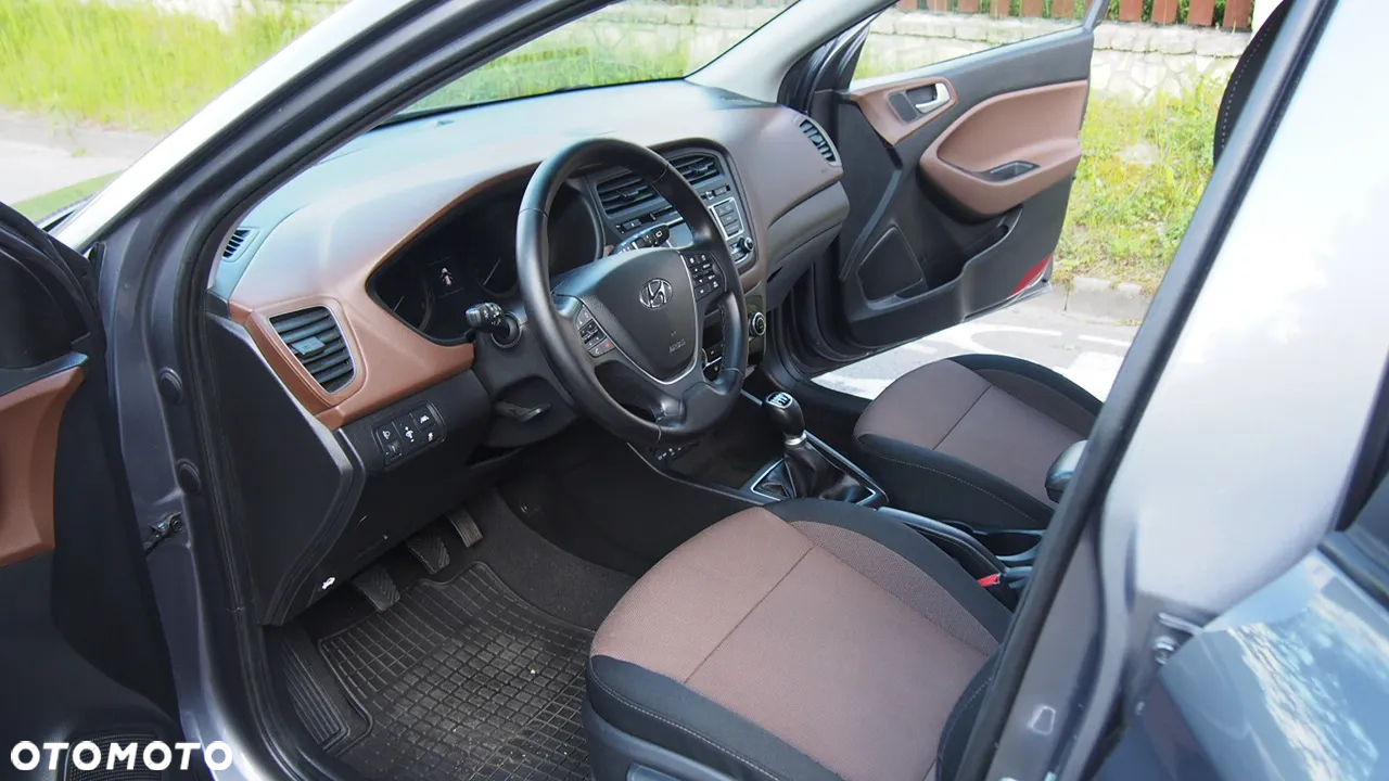 Hyundai i20 blue 1.2 Advantage+ - 10