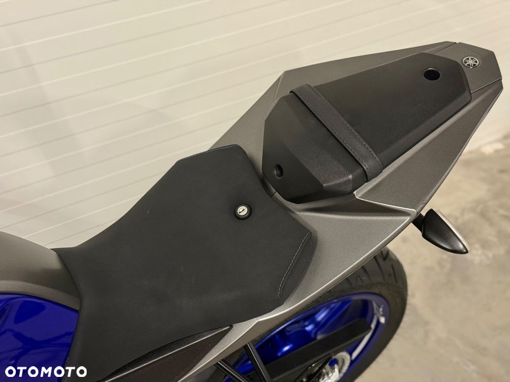 Yamaha YZF - 28