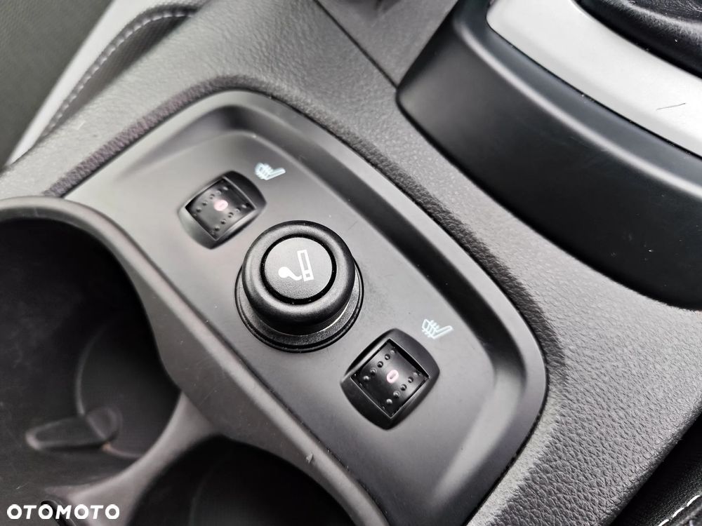 Ford Focus 1.6 TDCi DPF Champions Edition - 33