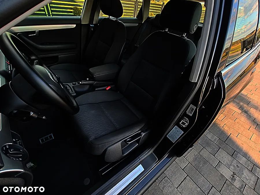Audi A4 Avant 2.0 TDI - 23