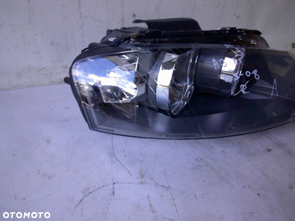 audi a3 8p lampa przód prawa nowa z uszkodzeniem przednia H7 - 7