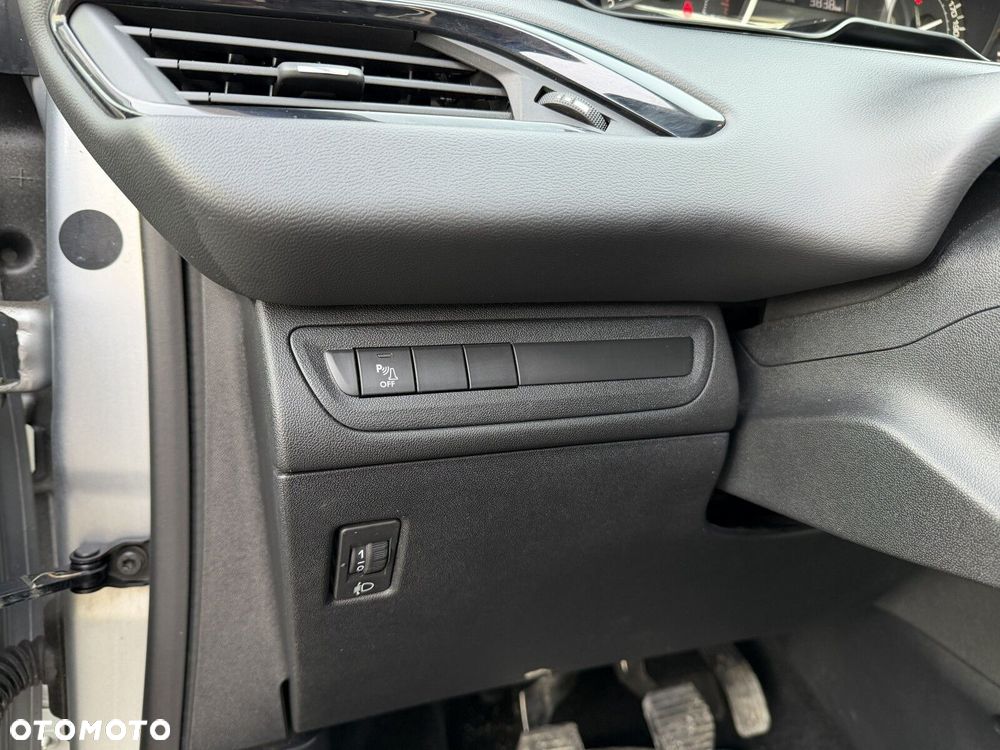 Peugeot 208 1.2 PureTech GPF Active S&S - 12