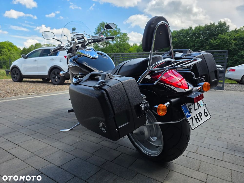 Suzuki Intruder - 7