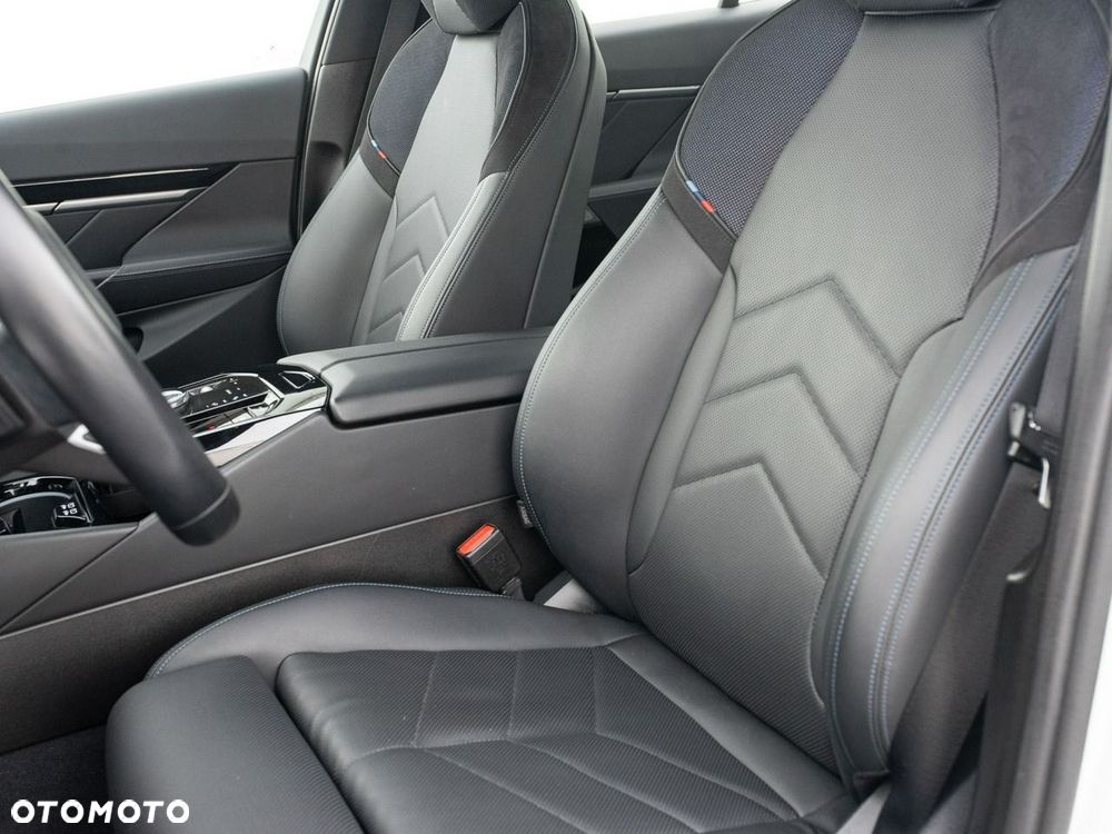 BMW Seria 5 520d mHEV M Sport - 12