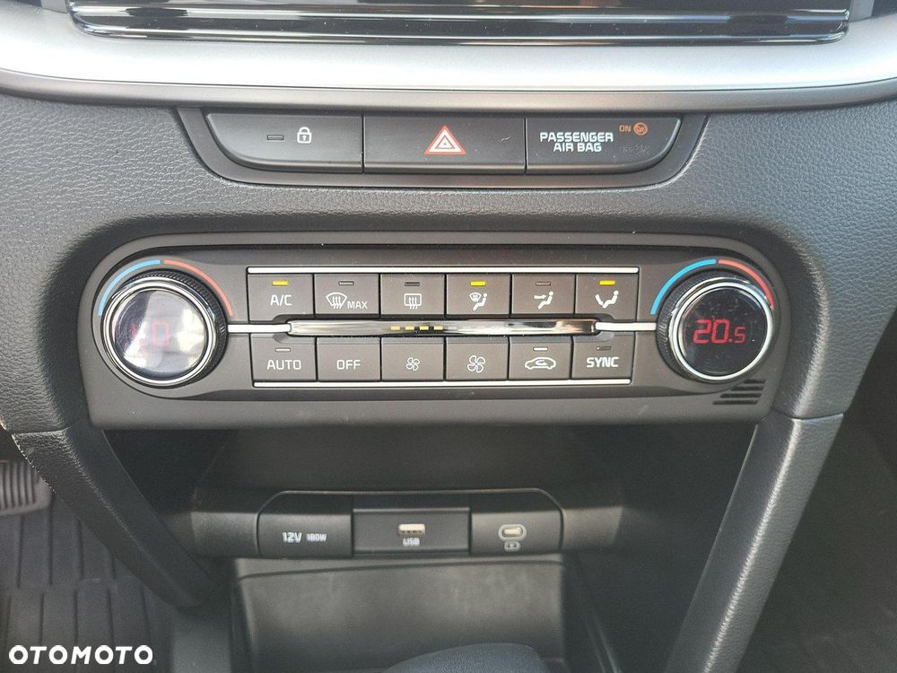 Kia Ceed 1.5 T-GDI M DCT - 23