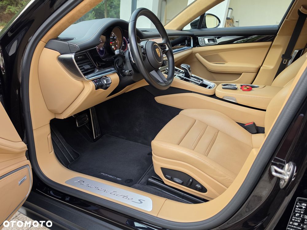 Porsche Panamera - 17
