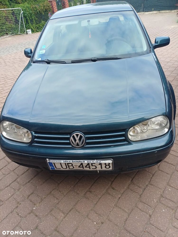 Volkswagen Golf - 6