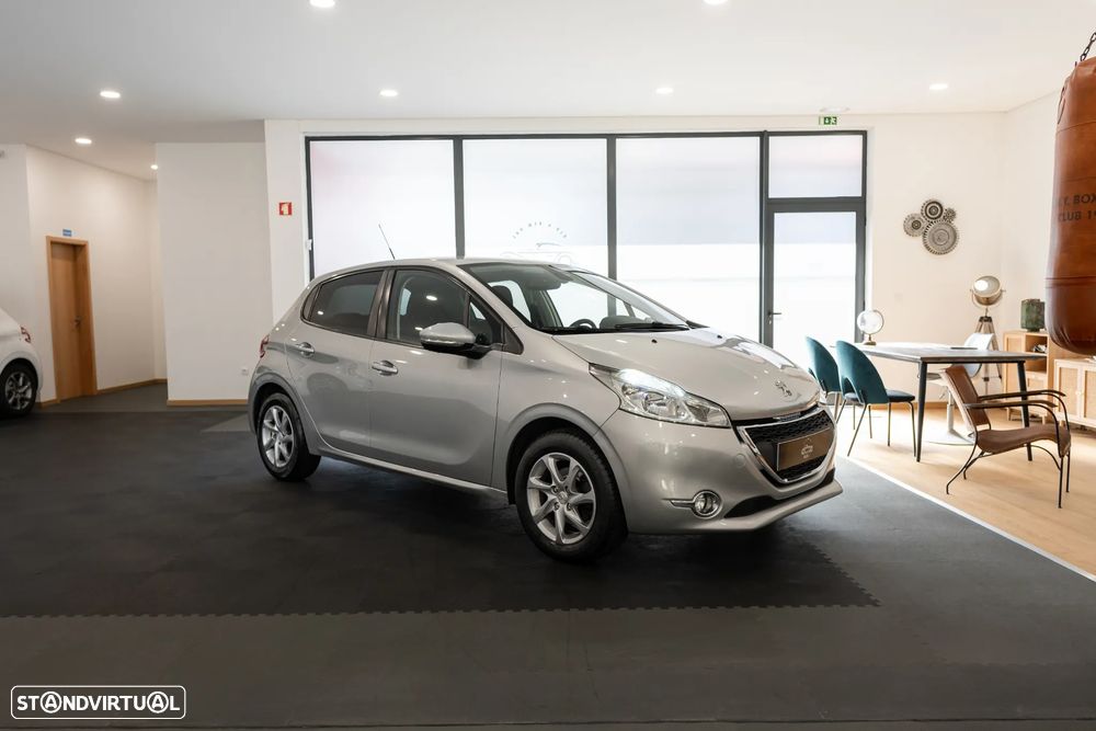 Peugeot 208 1.2 VTi SE Style - 1