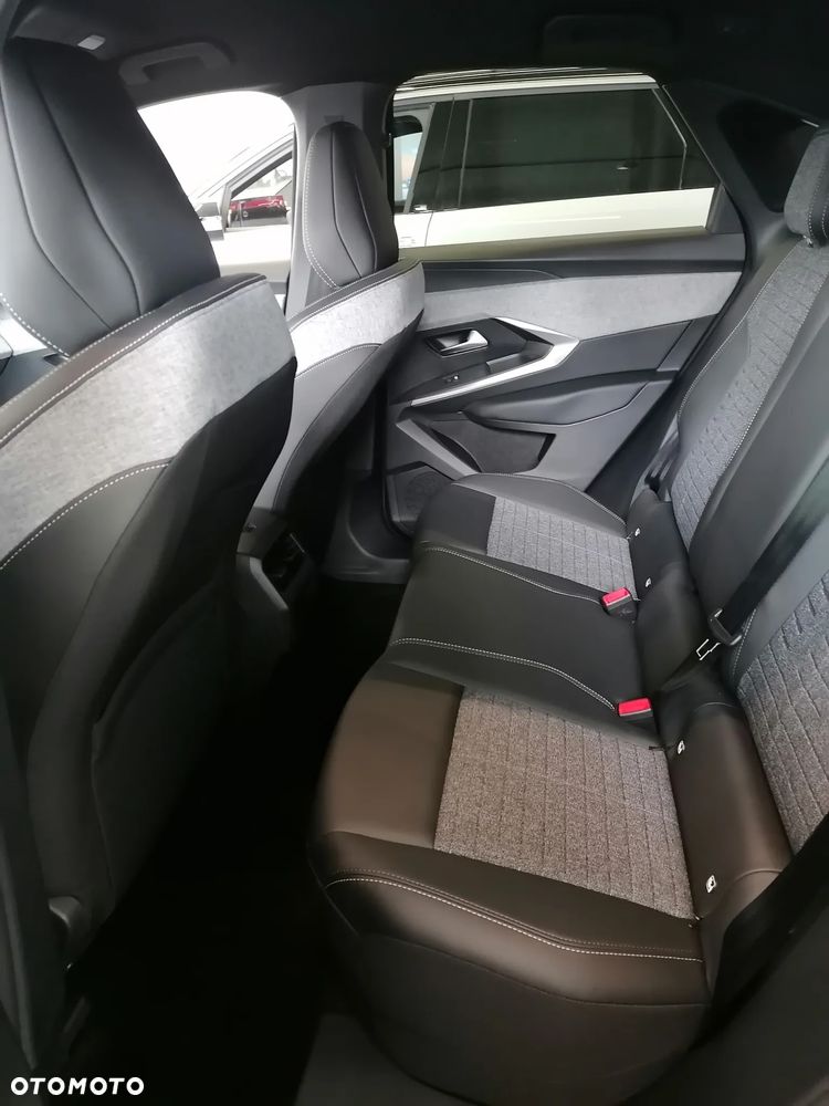 Peugeot 3008 1.2 PureTech mHEV Allure e-DCS6 - 8